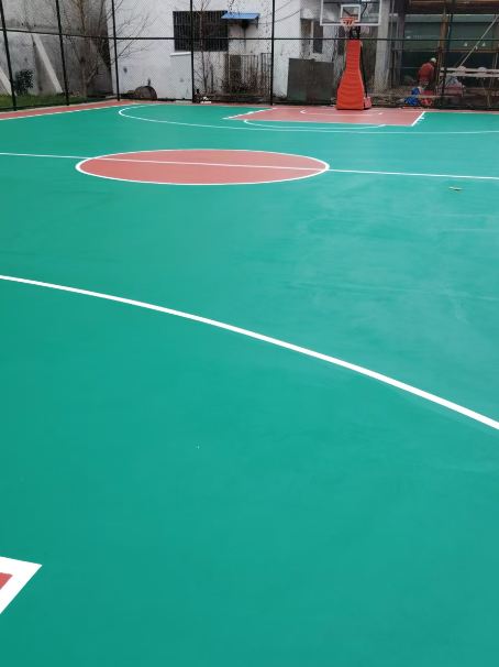 辽源 球场长期使用易出现地面开裂